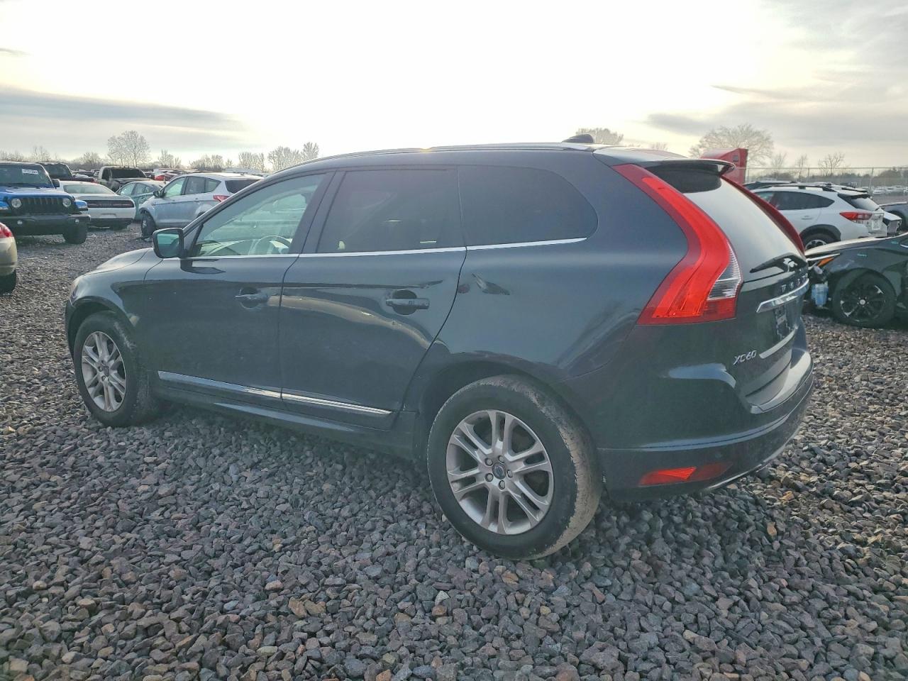 2016 VOLVO XC60 T5 PREMIER photo 2