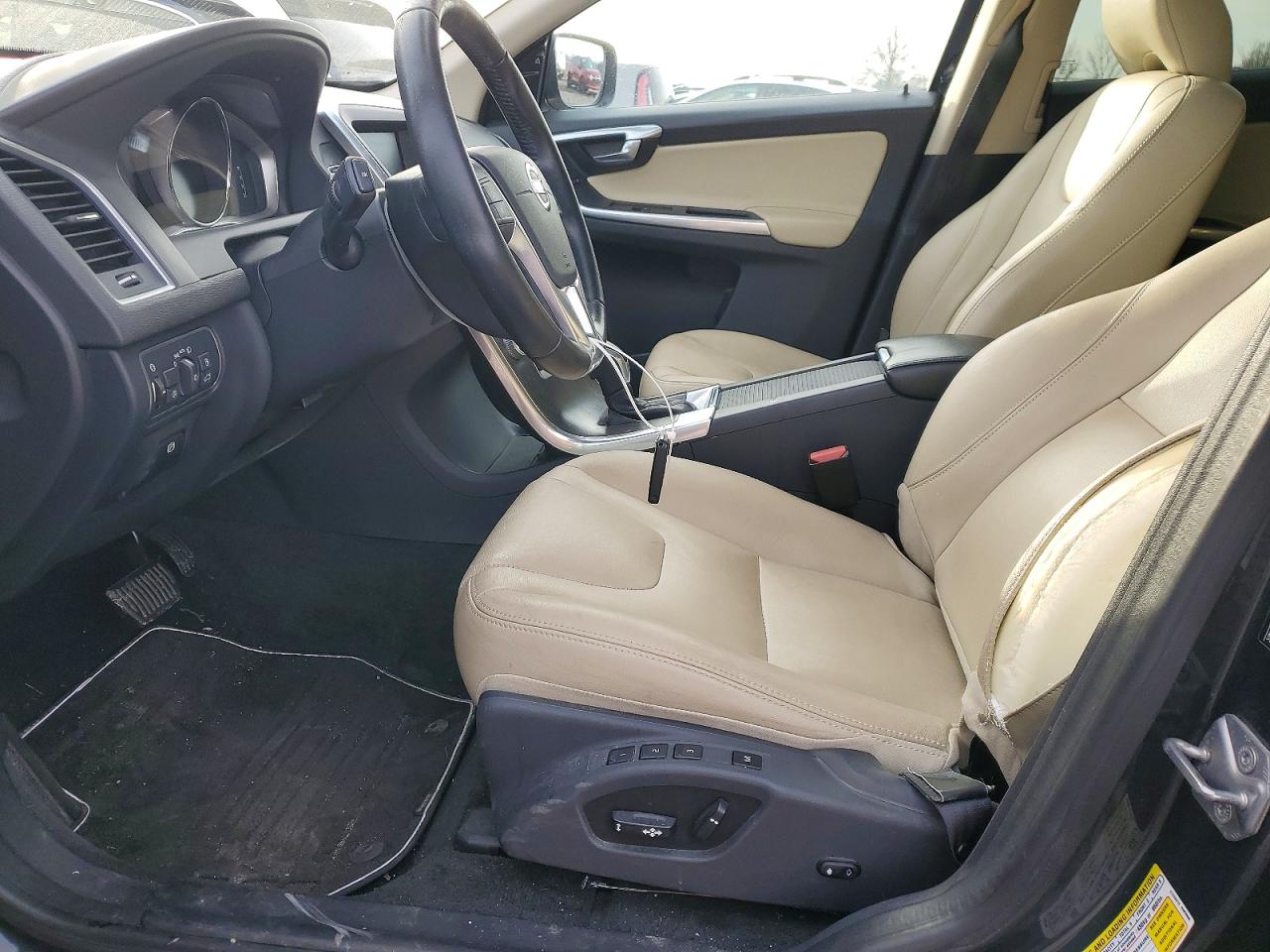 2016 VOLVO XC60 T5 PREMIER photo 7