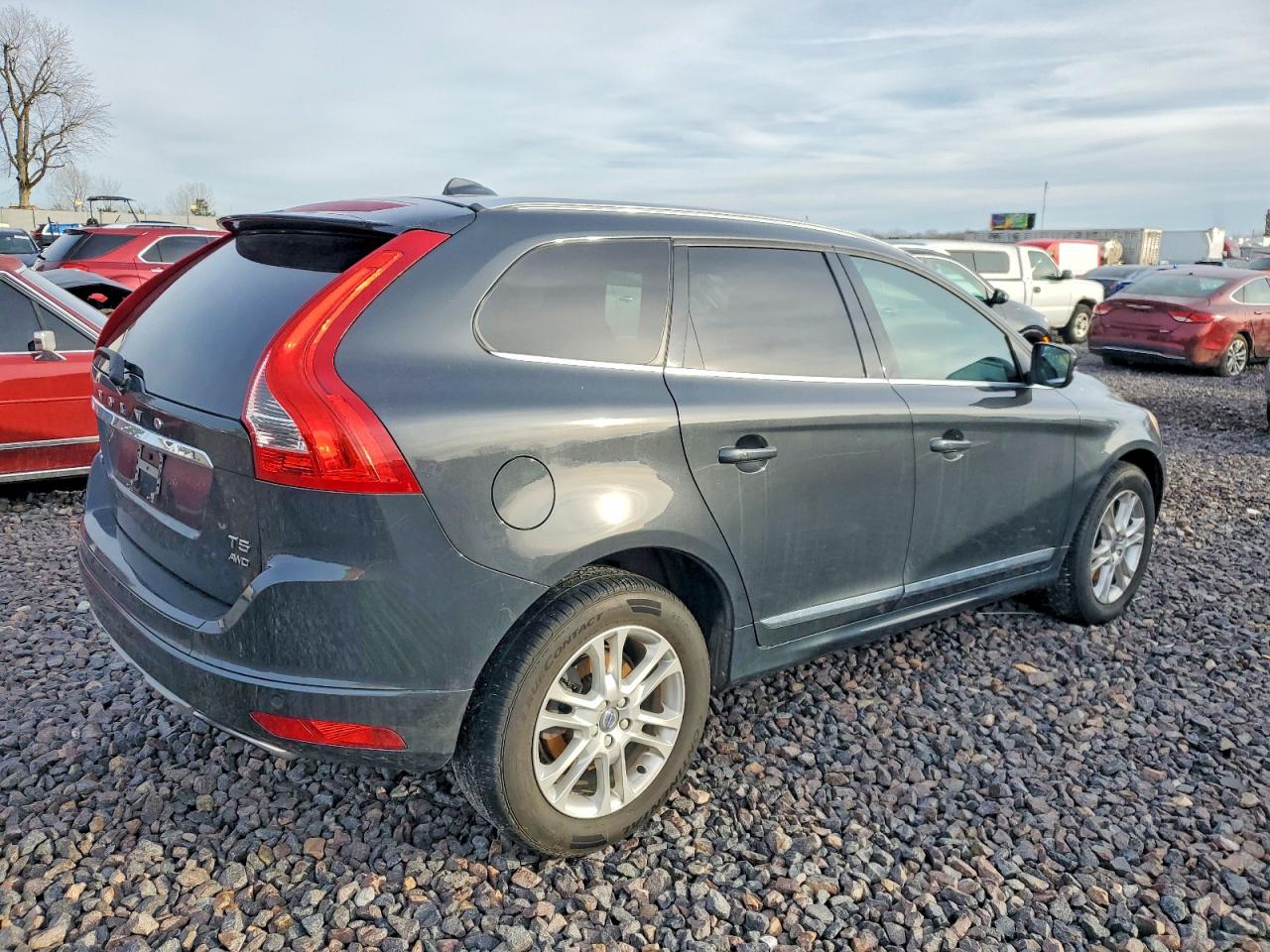 2016 VOLVO XC60 T5 PREMIER photo 3