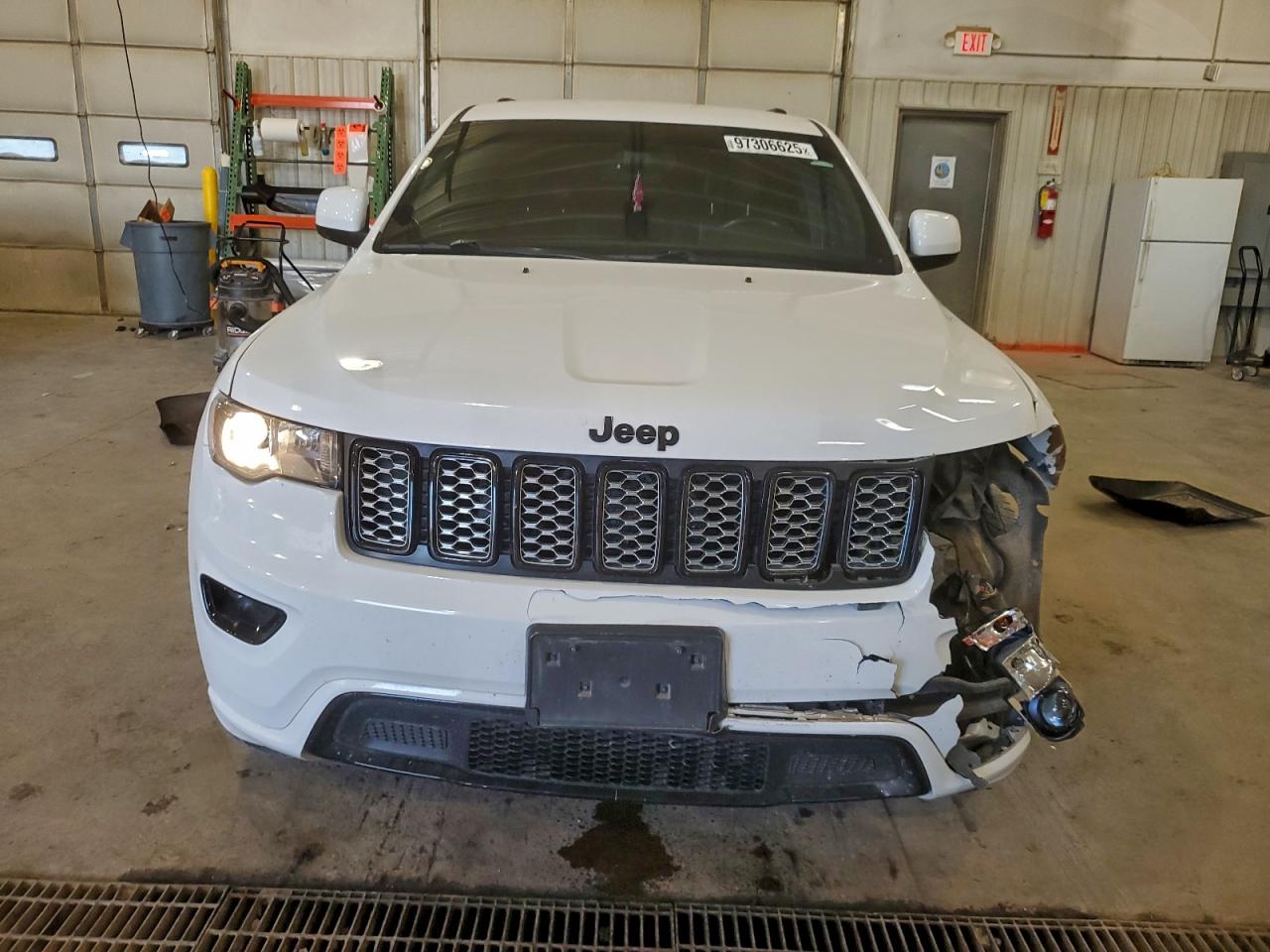 2018 JEEP GRAND CHEROKEE LAREDO photo 13