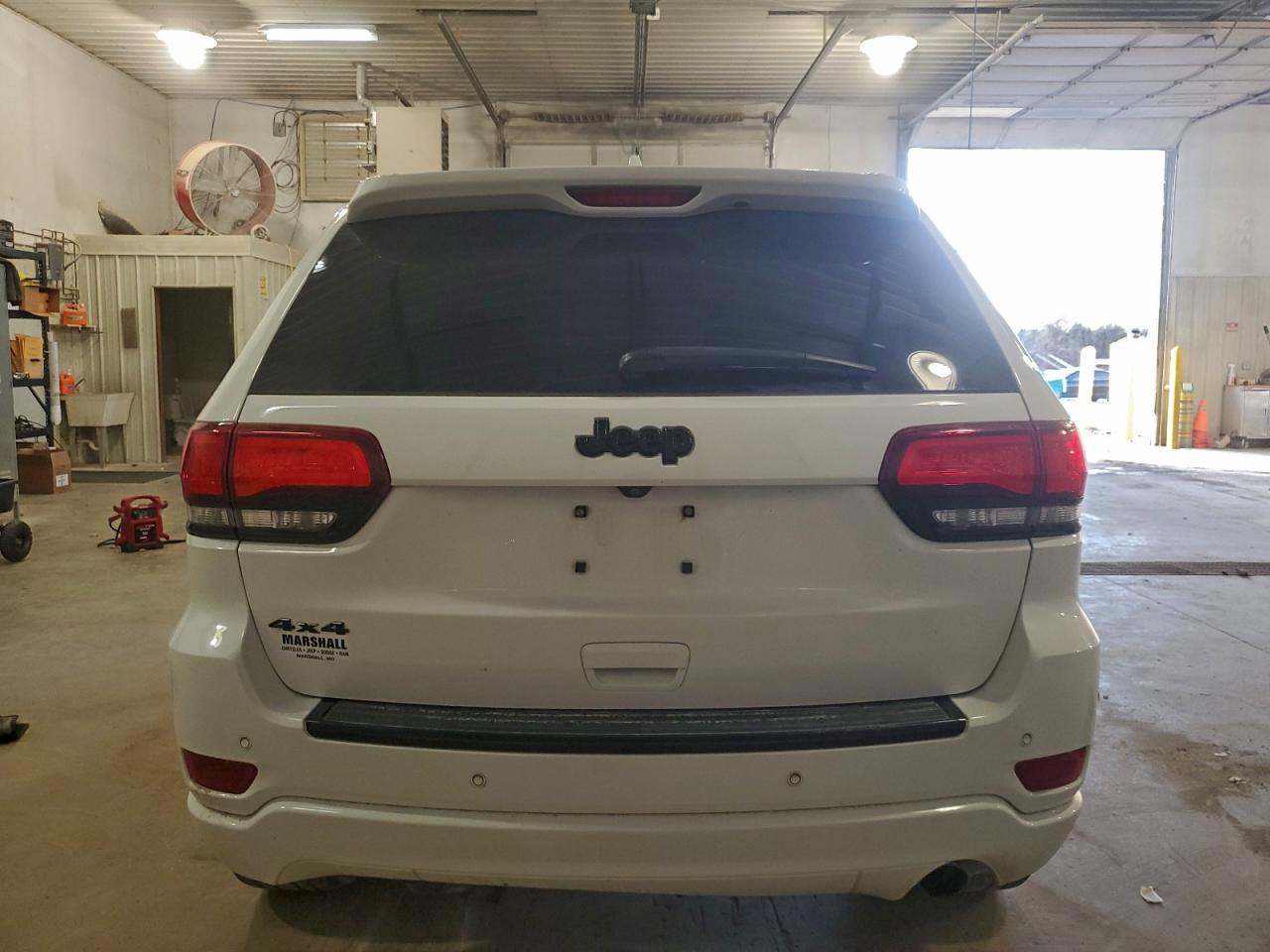 2018 JEEP GRAND CHEROKEE LAREDO photo 16