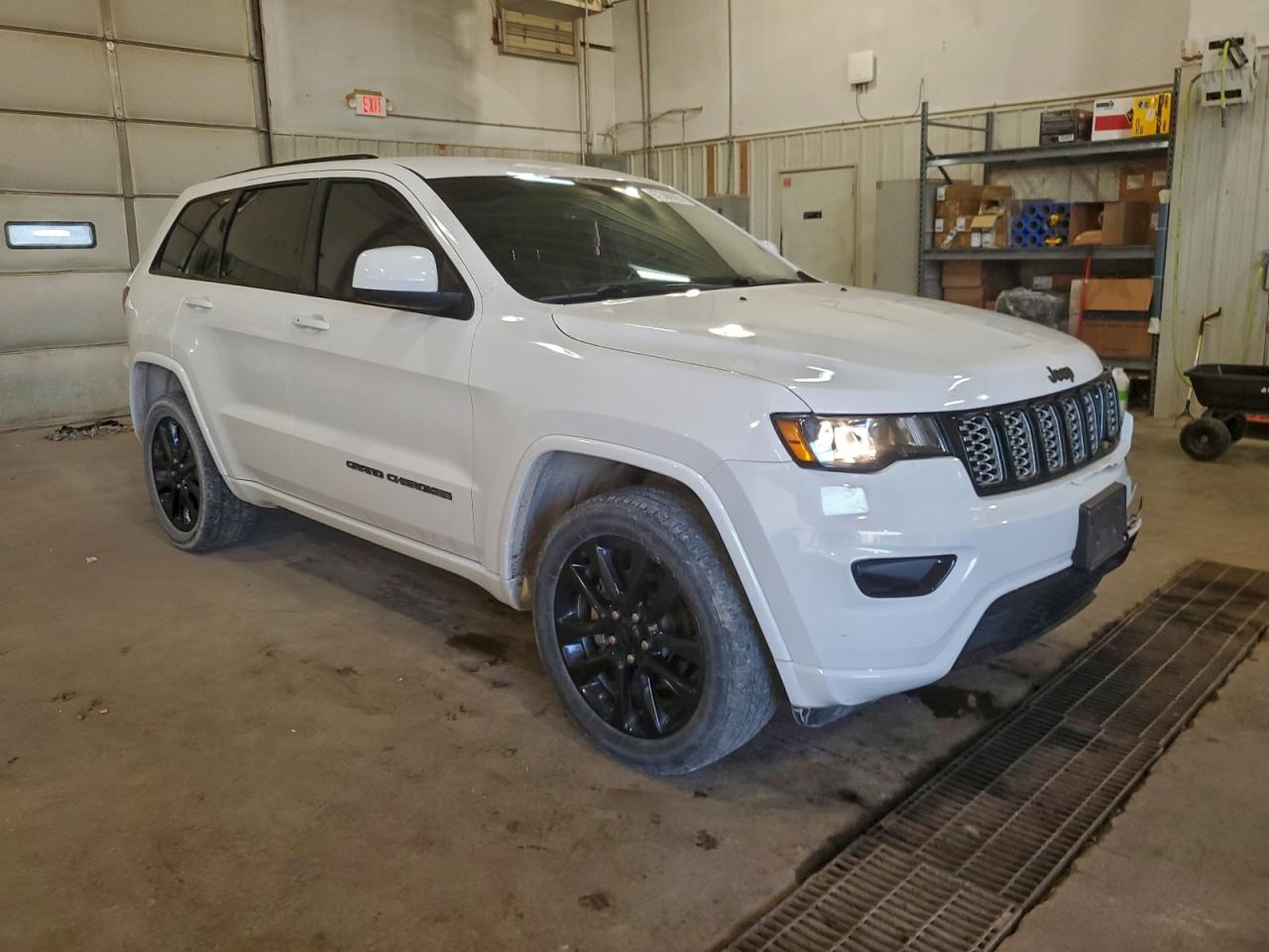 2018 JEEP GRAND CHEROKEE LAREDO photo 10