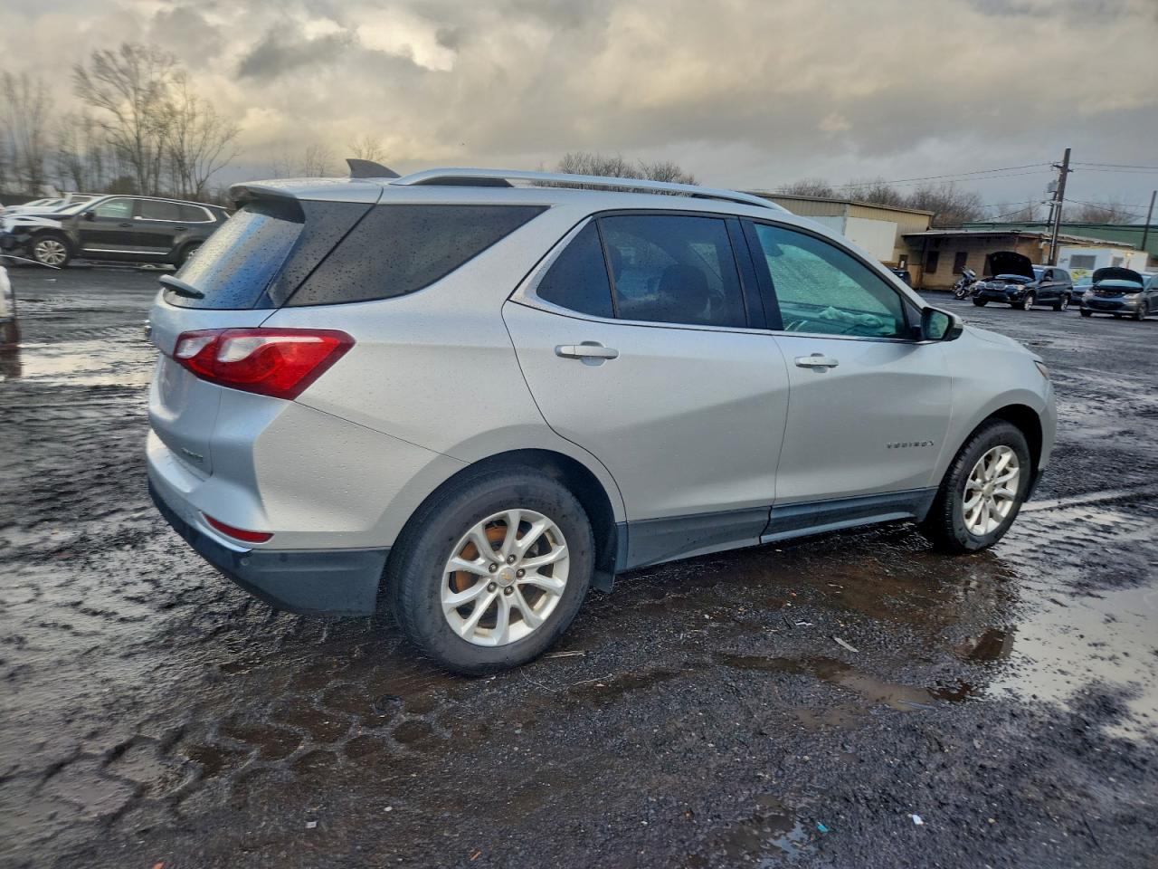 2018 CHEVROLET EQUINOX LT photo 3
