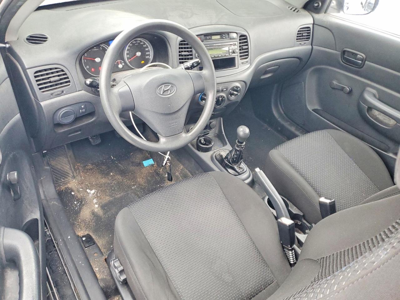 2011 HYUNDAI ACCENT SE photo 8
