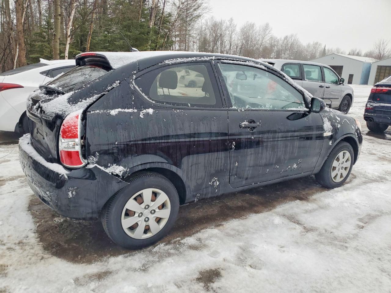 2011 HYUNDAI ACCENT SE photo 3