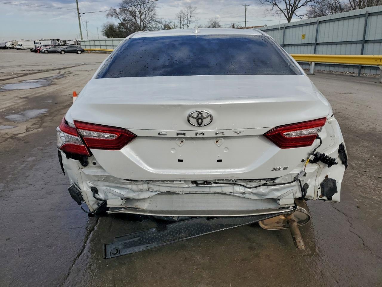 2019 TOYOTA CAMRY L photo 11