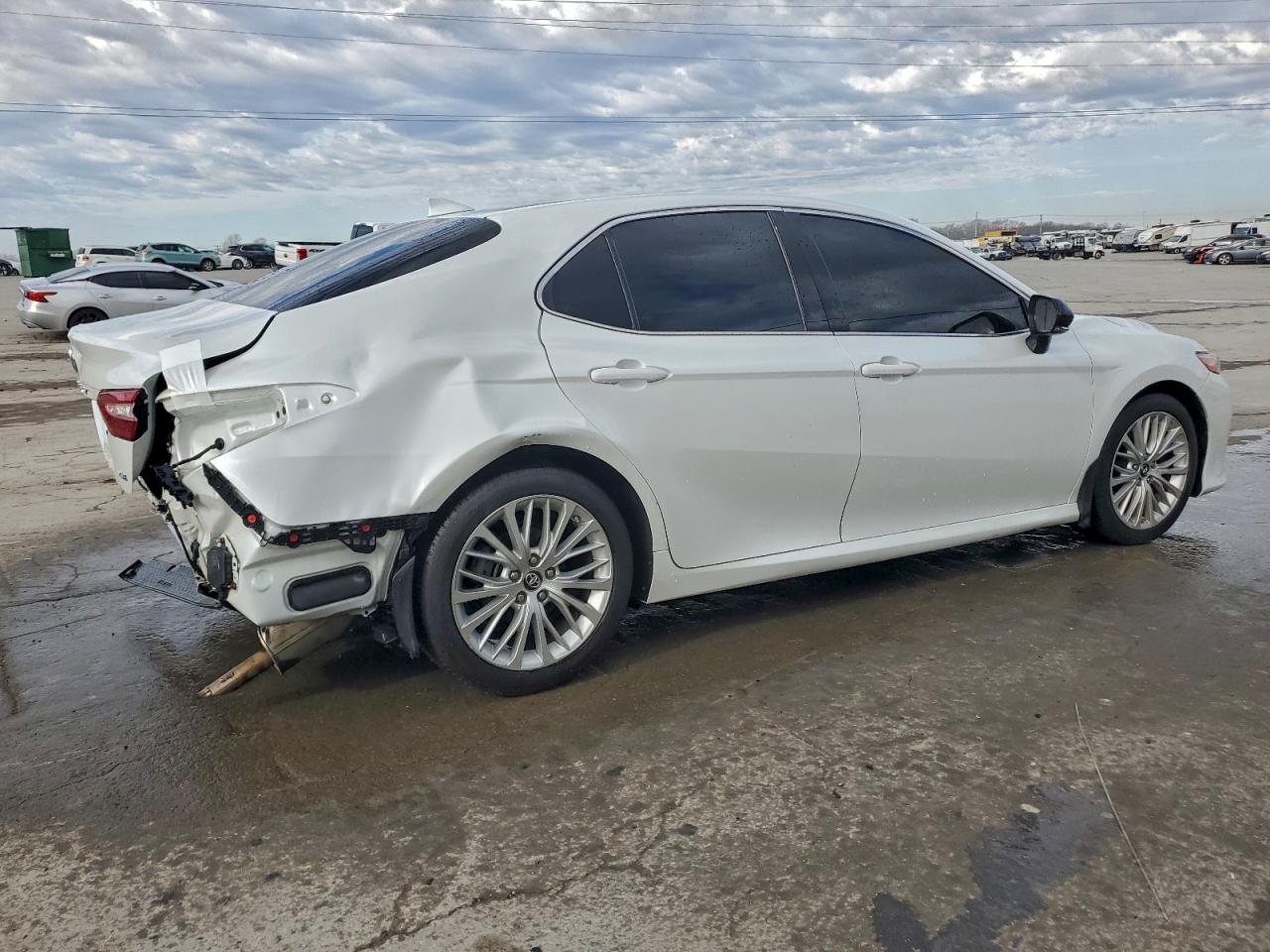 2019 TOYOTA CAMRY L photo 5