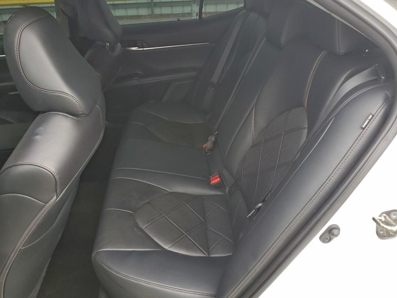 2019 TOYOTA CAMRY L photo 19