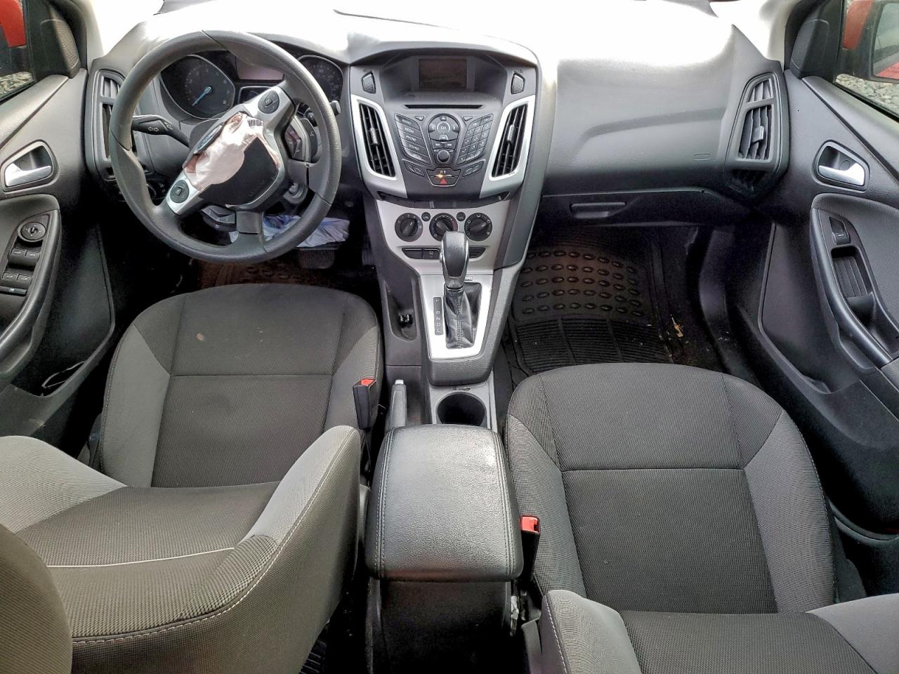 2013 FORD FOCUS SE photo 8