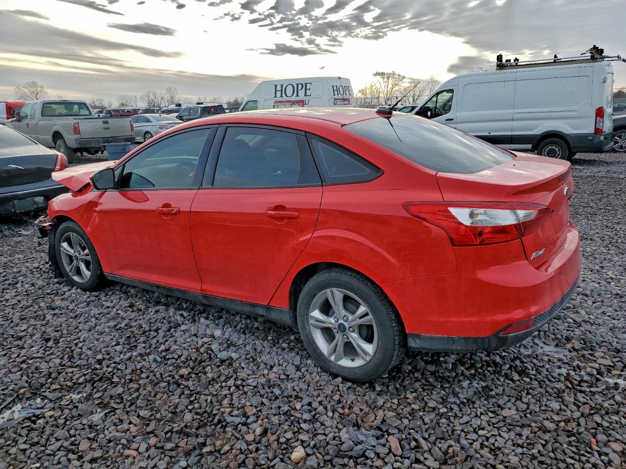 2013 FORD FOCUS SE photo 2