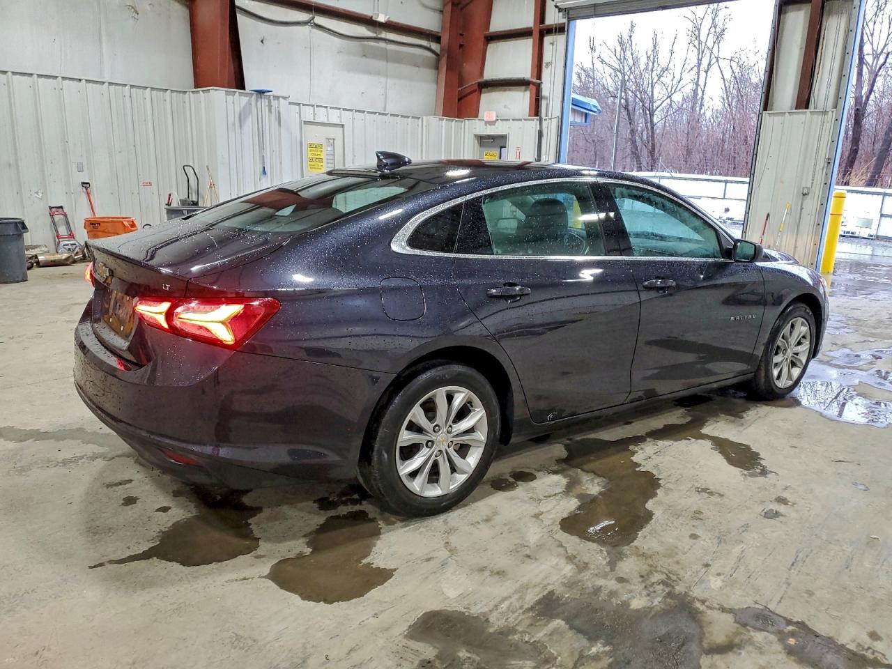 2022 CHEVROLET MALIBU LT photo 3