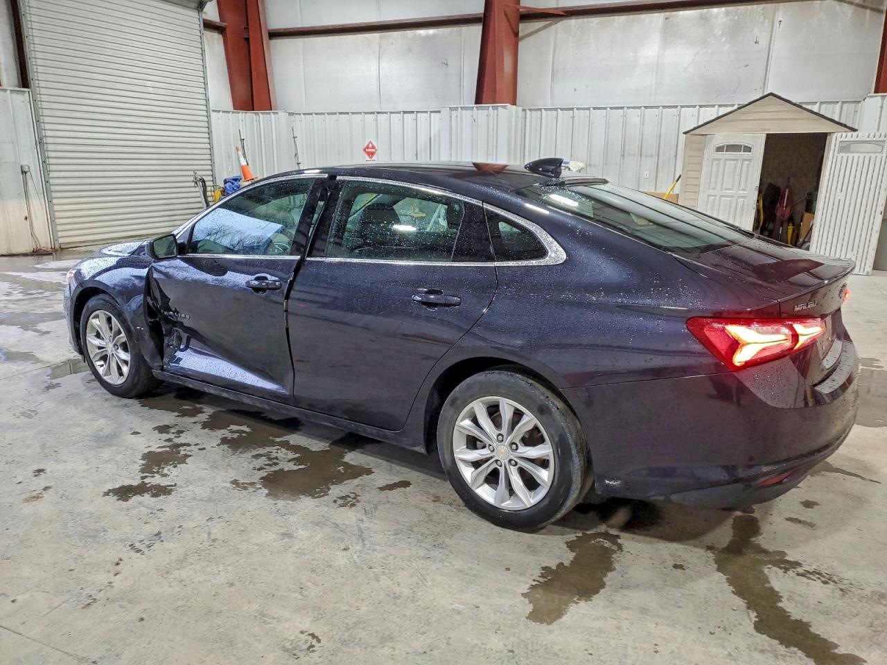2022 CHEVROLET MALIBU LT photo 2