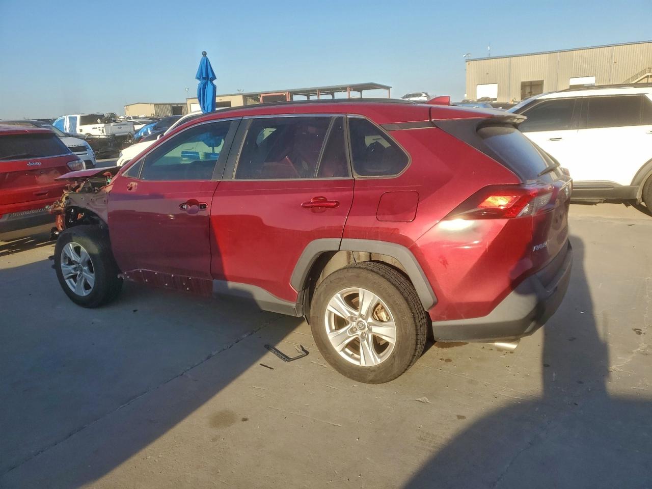 2019 TOYOTA RAV4 XLE photo 4