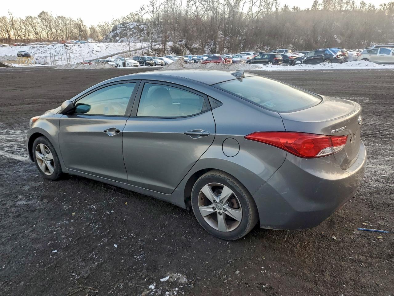 2013 HYUNDAI ELANTRA photo 2