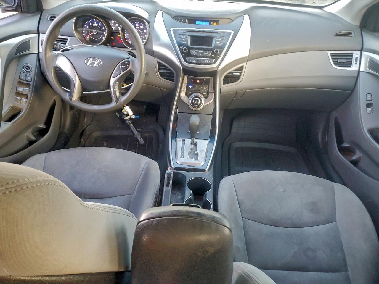 2013 HYUNDAI ELANTRA photo 8
