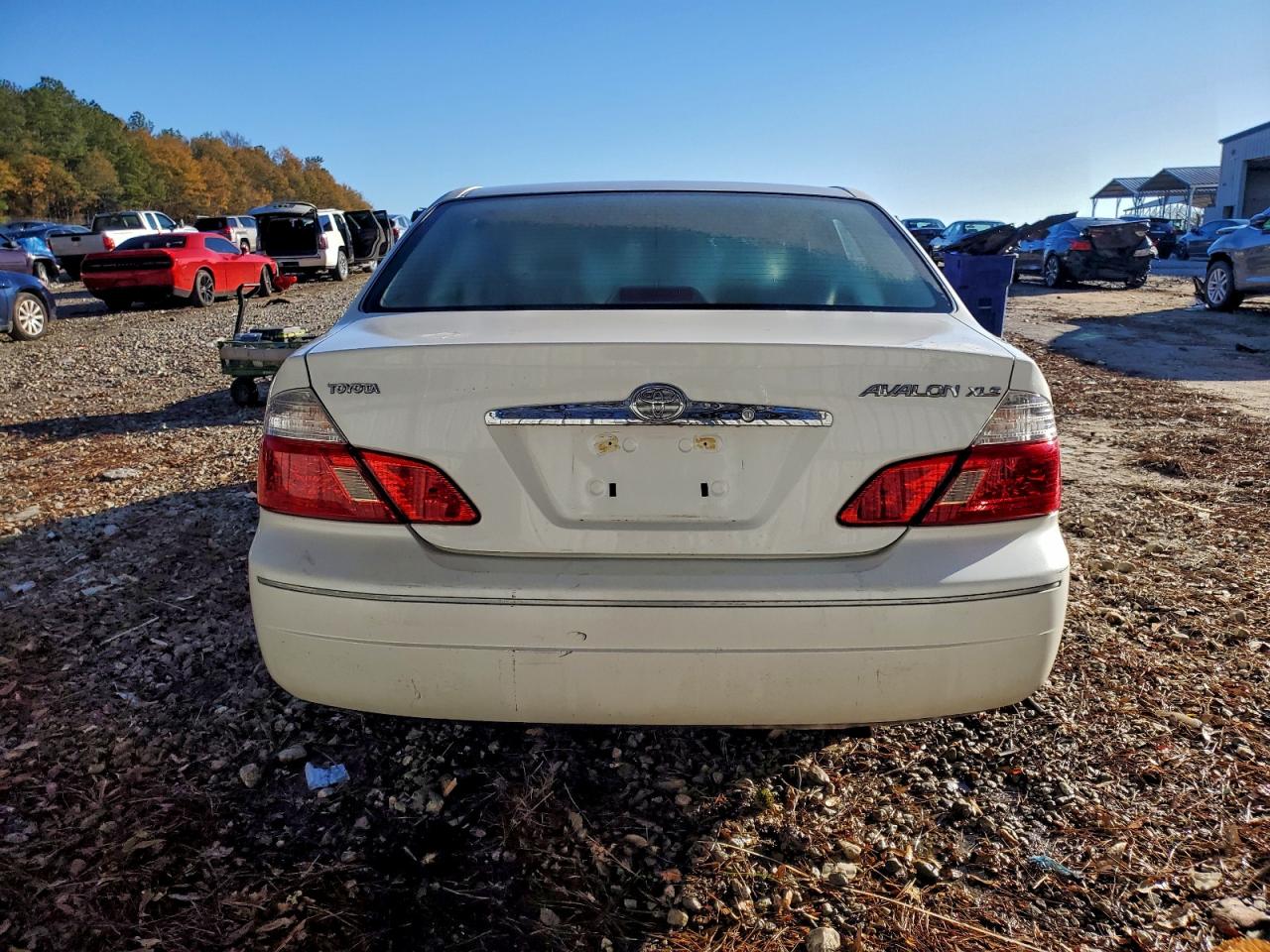 2003 TOYOTA AVALON XL photo 11