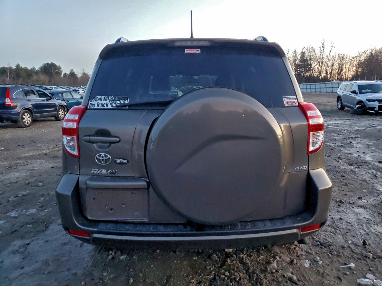 2011 TOYOTA RAV4 photo 11