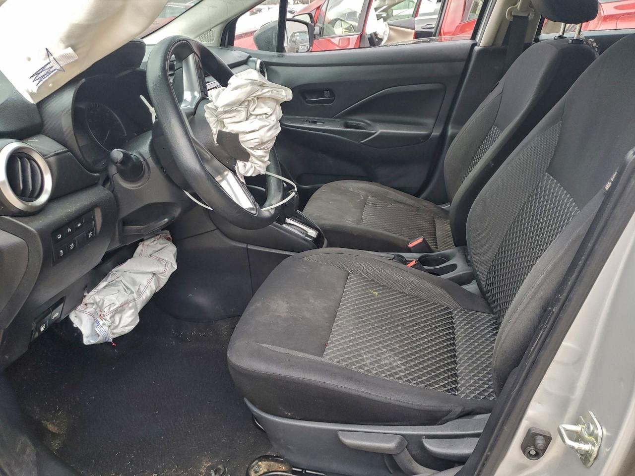 2020 NISSAN VERSA S photo 13