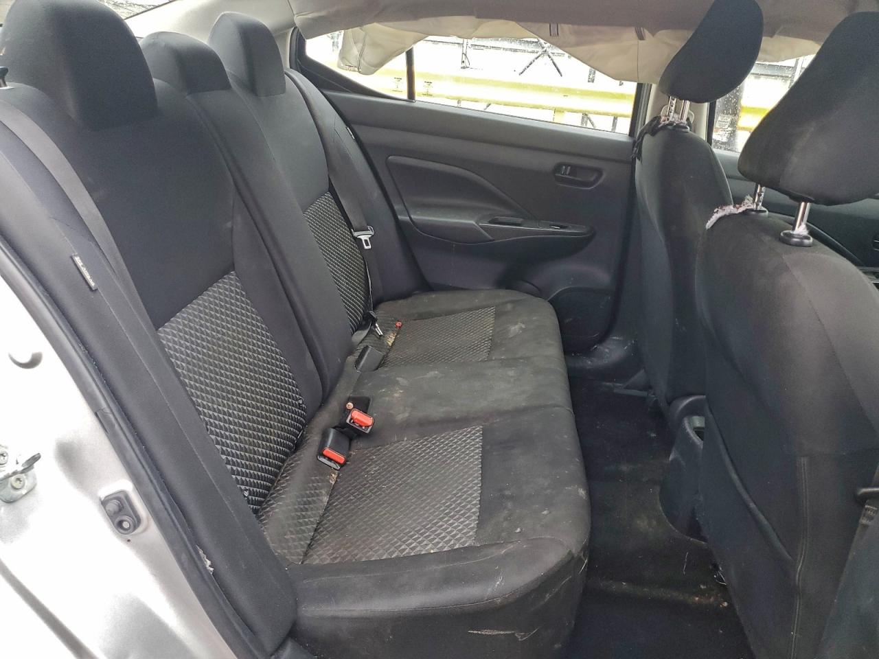 2020 NISSAN VERSA S photo 19