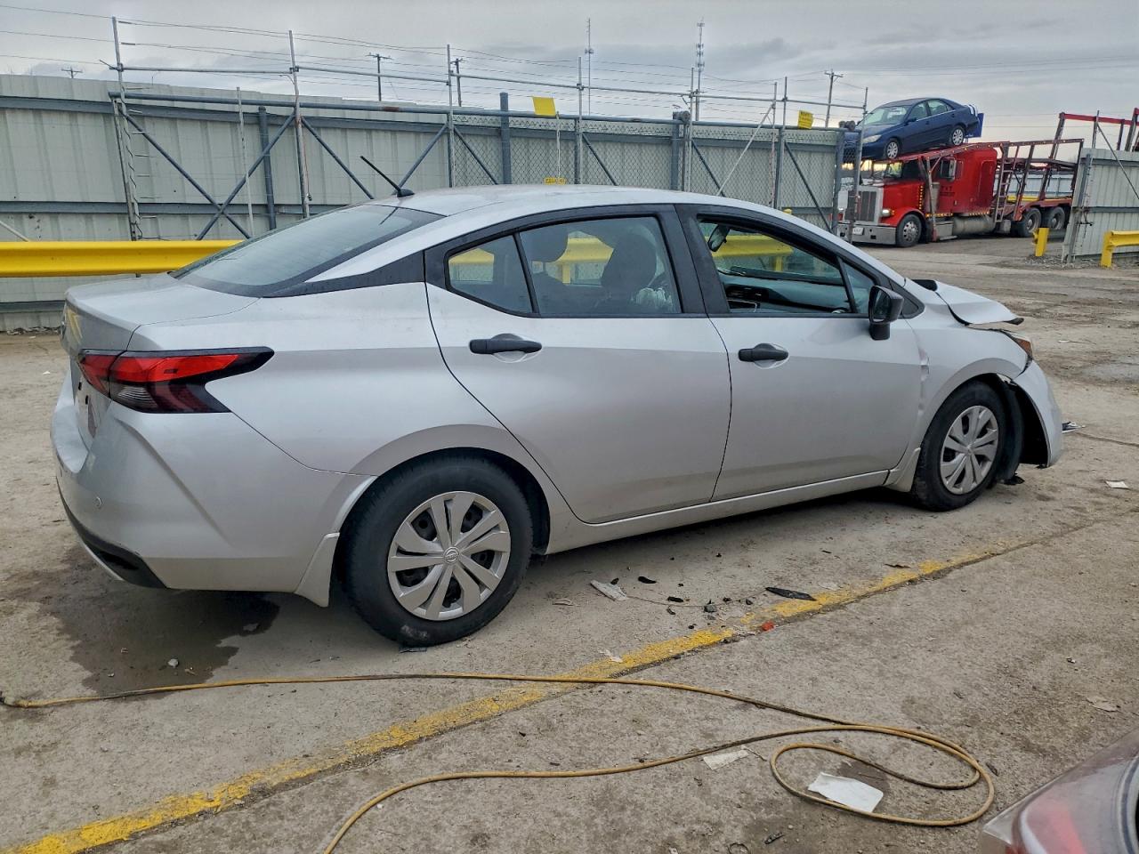 2020 NISSAN VERSA S photo 5