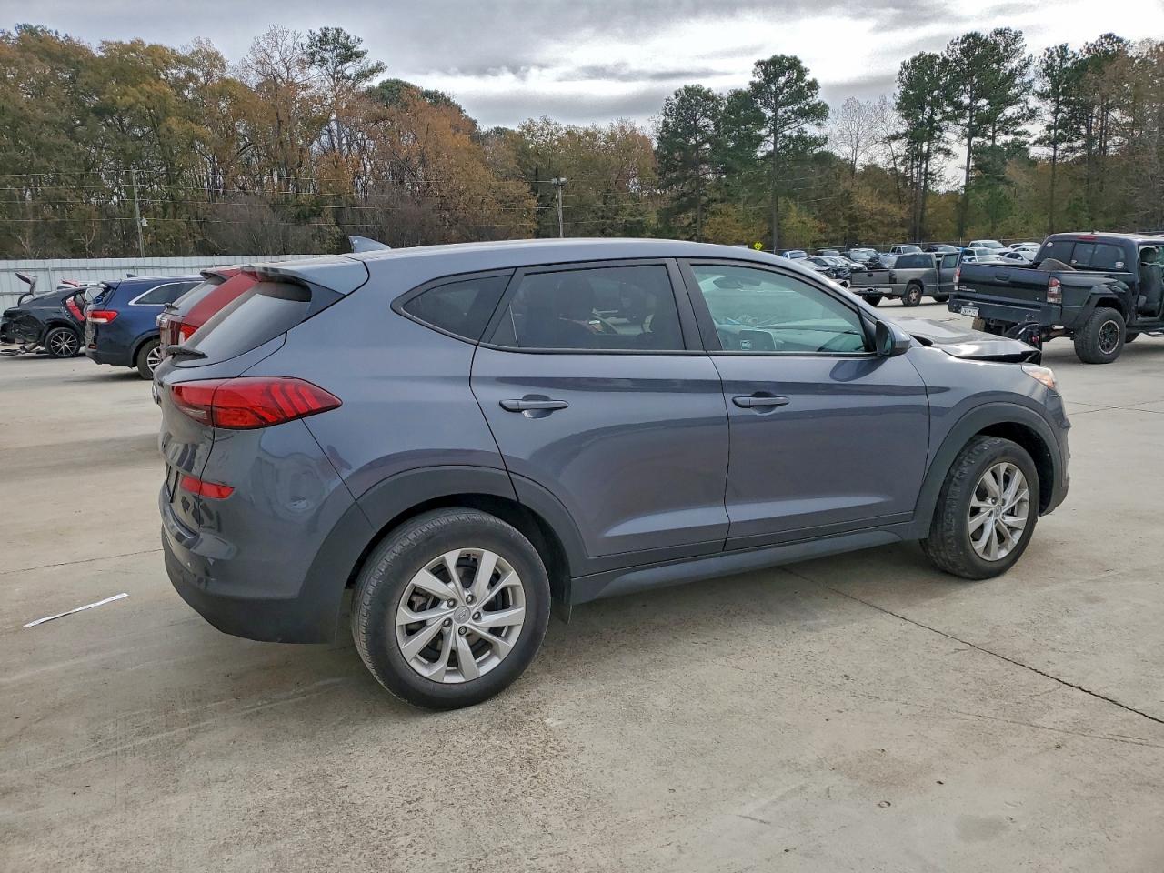 2021 HYUNDAI TUCSON SE photo 3