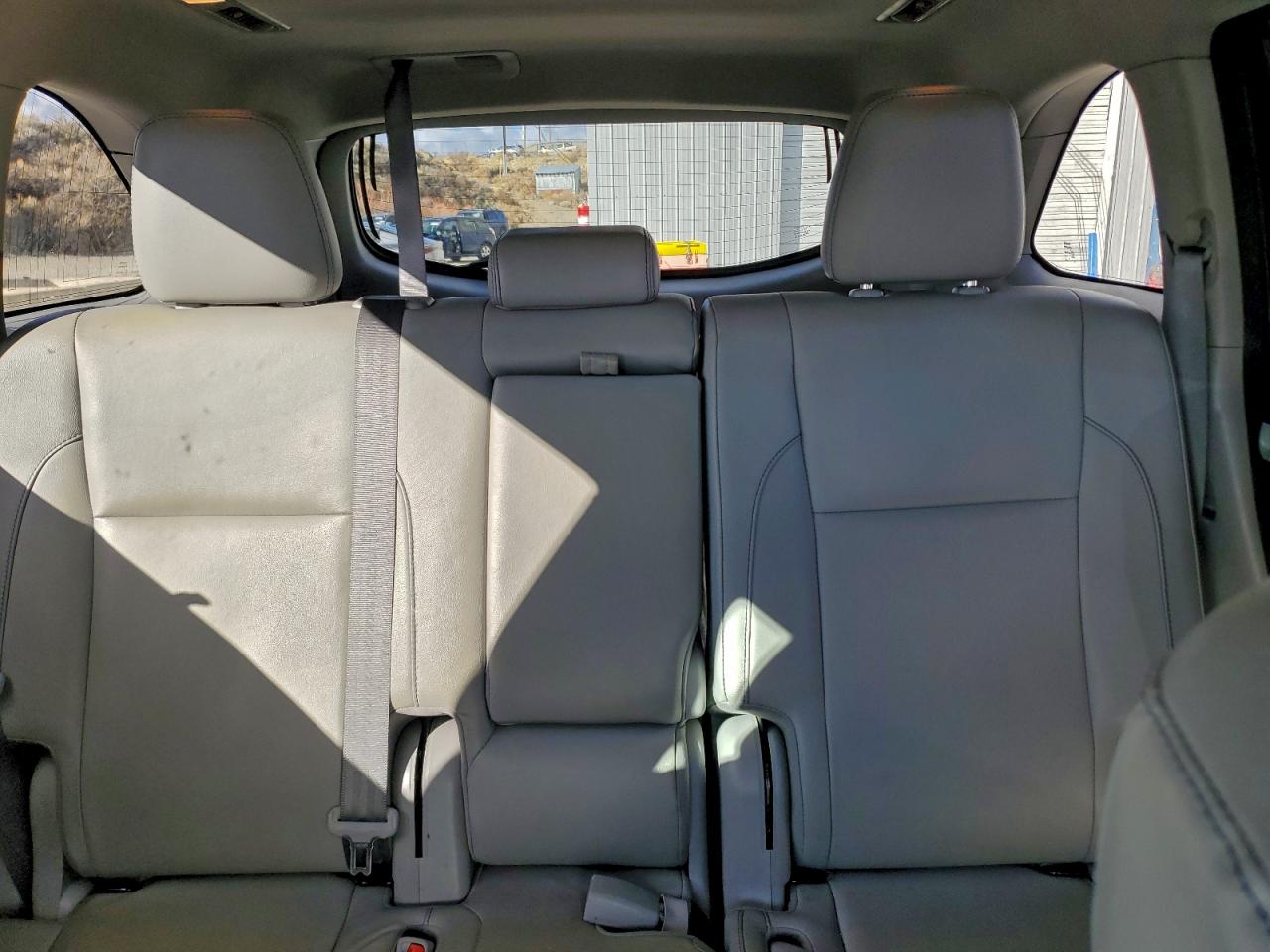 2018 TOYOTA HIGHLANDER SE photo 19