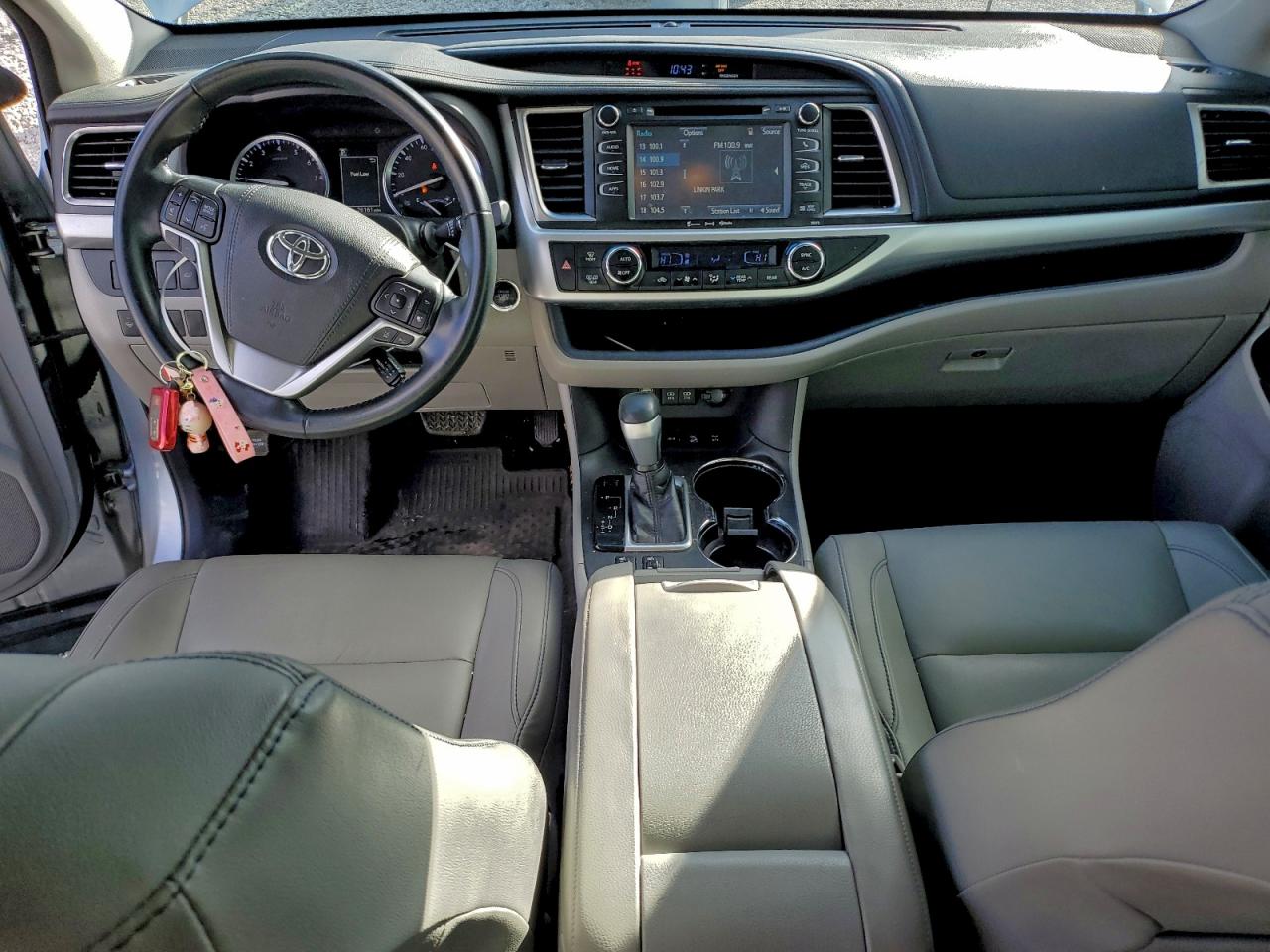 2018 TOYOTA HIGHLANDER SE photo 15