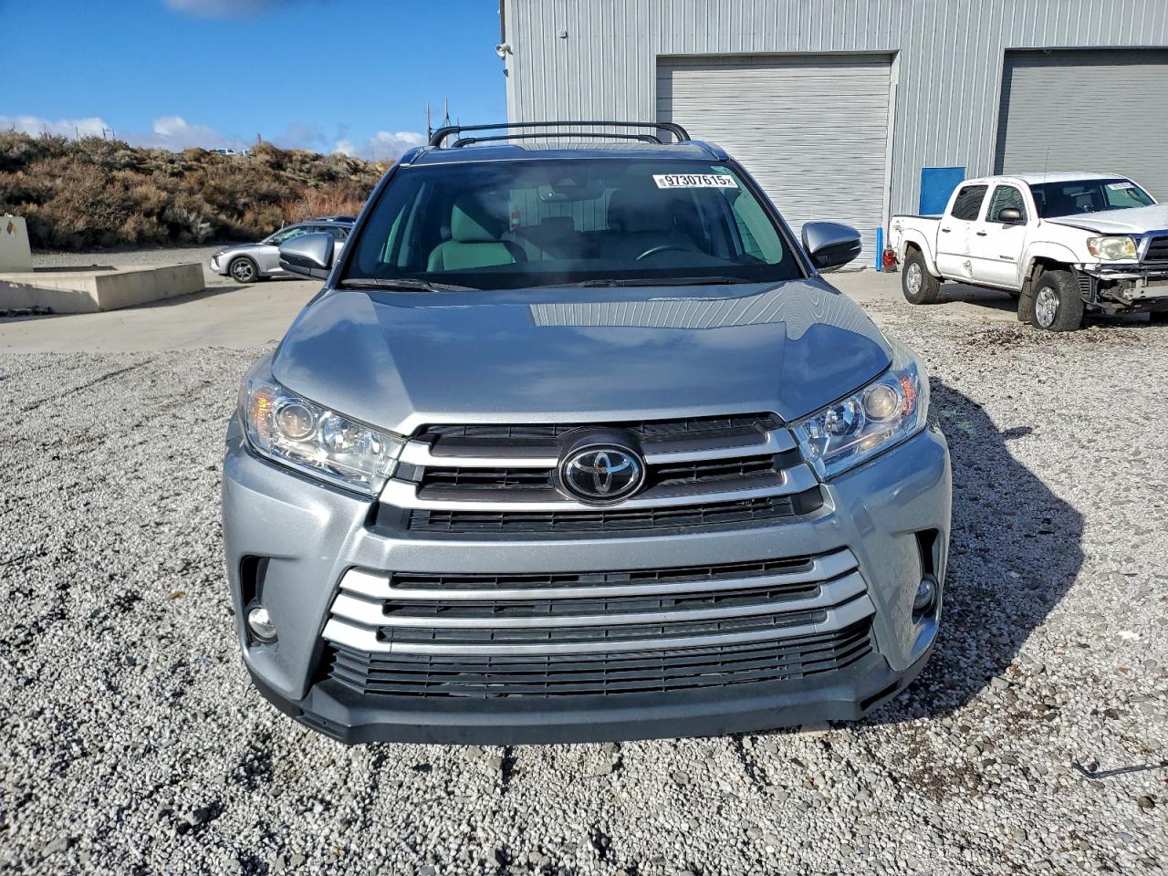 2018 TOYOTA HIGHLANDER SE photo 9