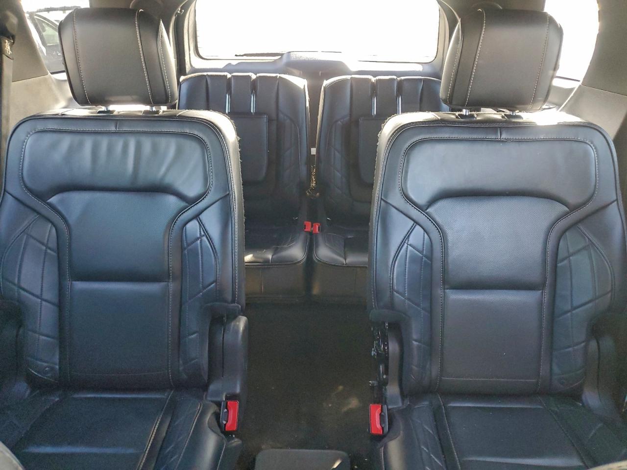 2017 FORD EXPLORER PLATINUM photo 28
