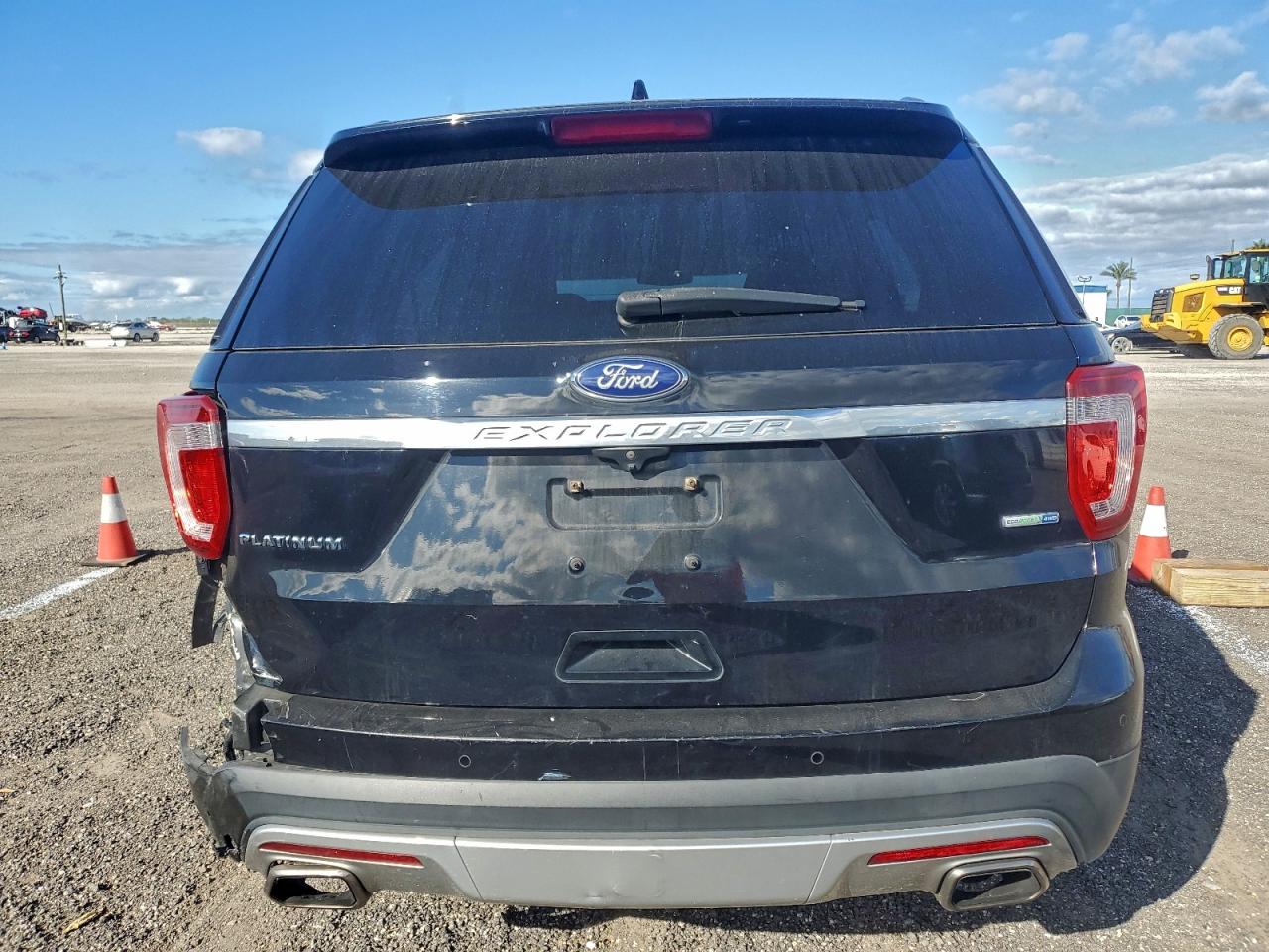 2017 FORD EXPLORER PLATINUM photo 16
