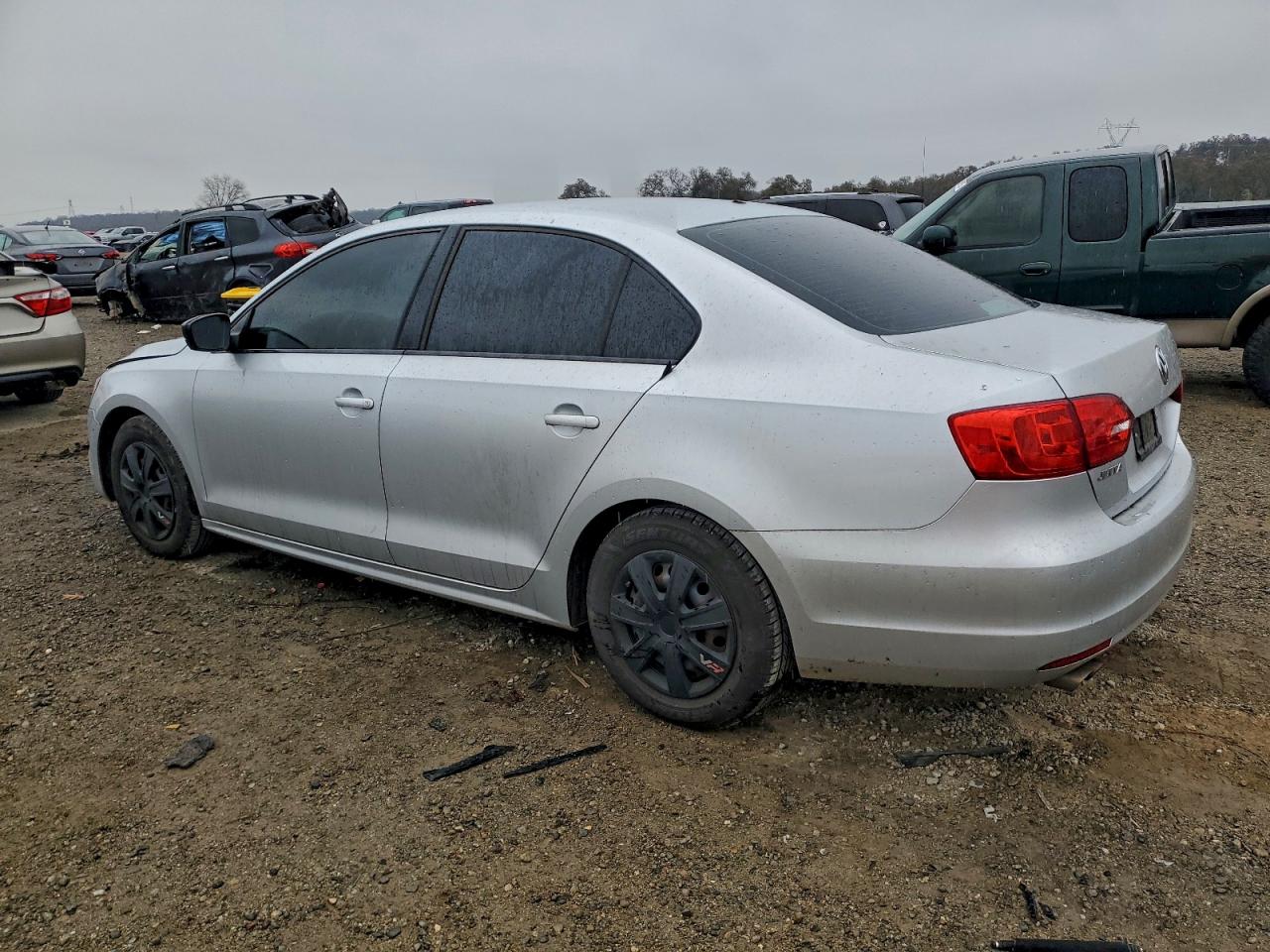 2013 VOLKSWAGEN JETTA BASE photo 2