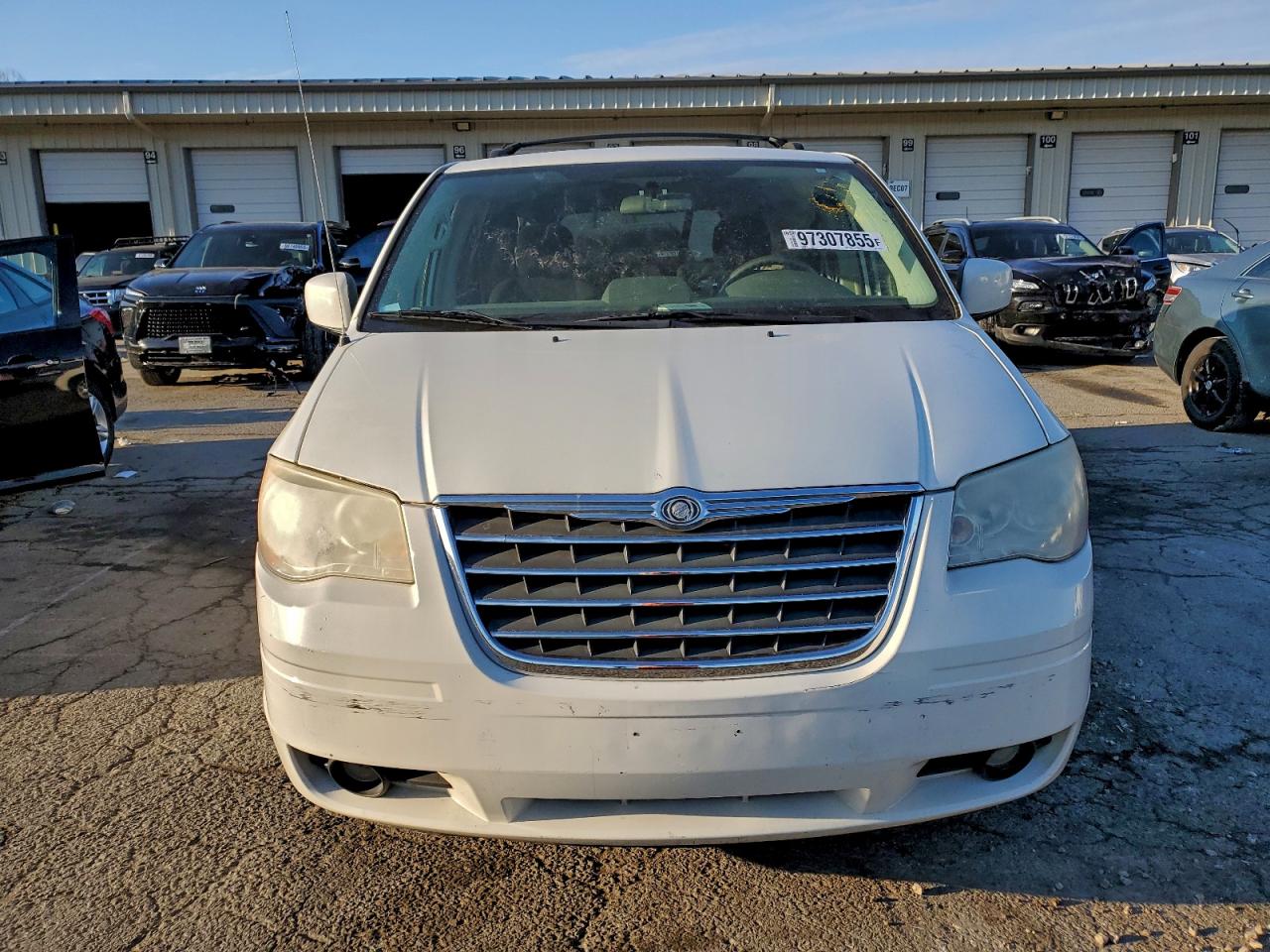 2010 CHRYSLER TOWN & COUNTRY TOURING photo 9