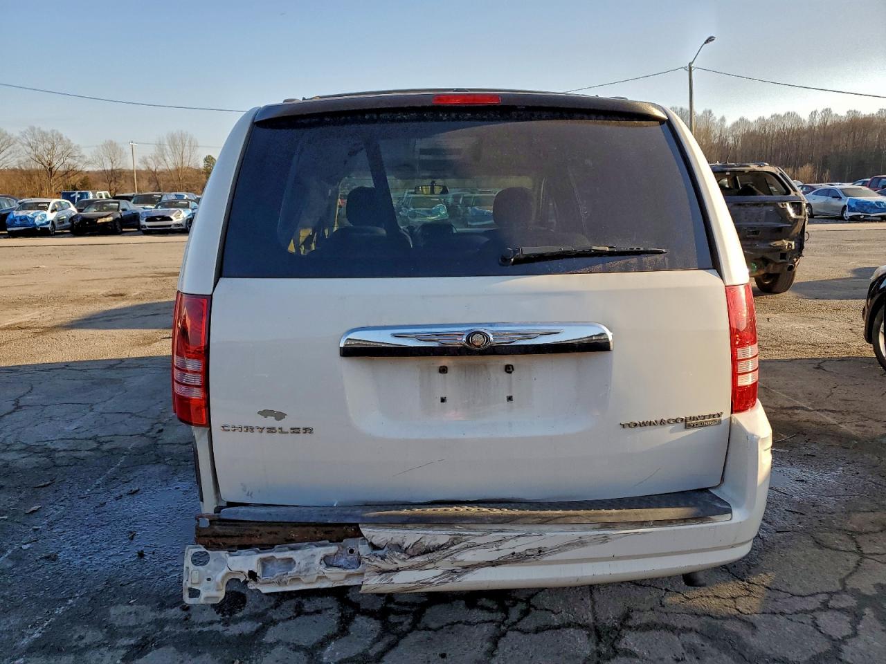2010 CHRYSLER TOWN & COUNTRY TOURING photo 11