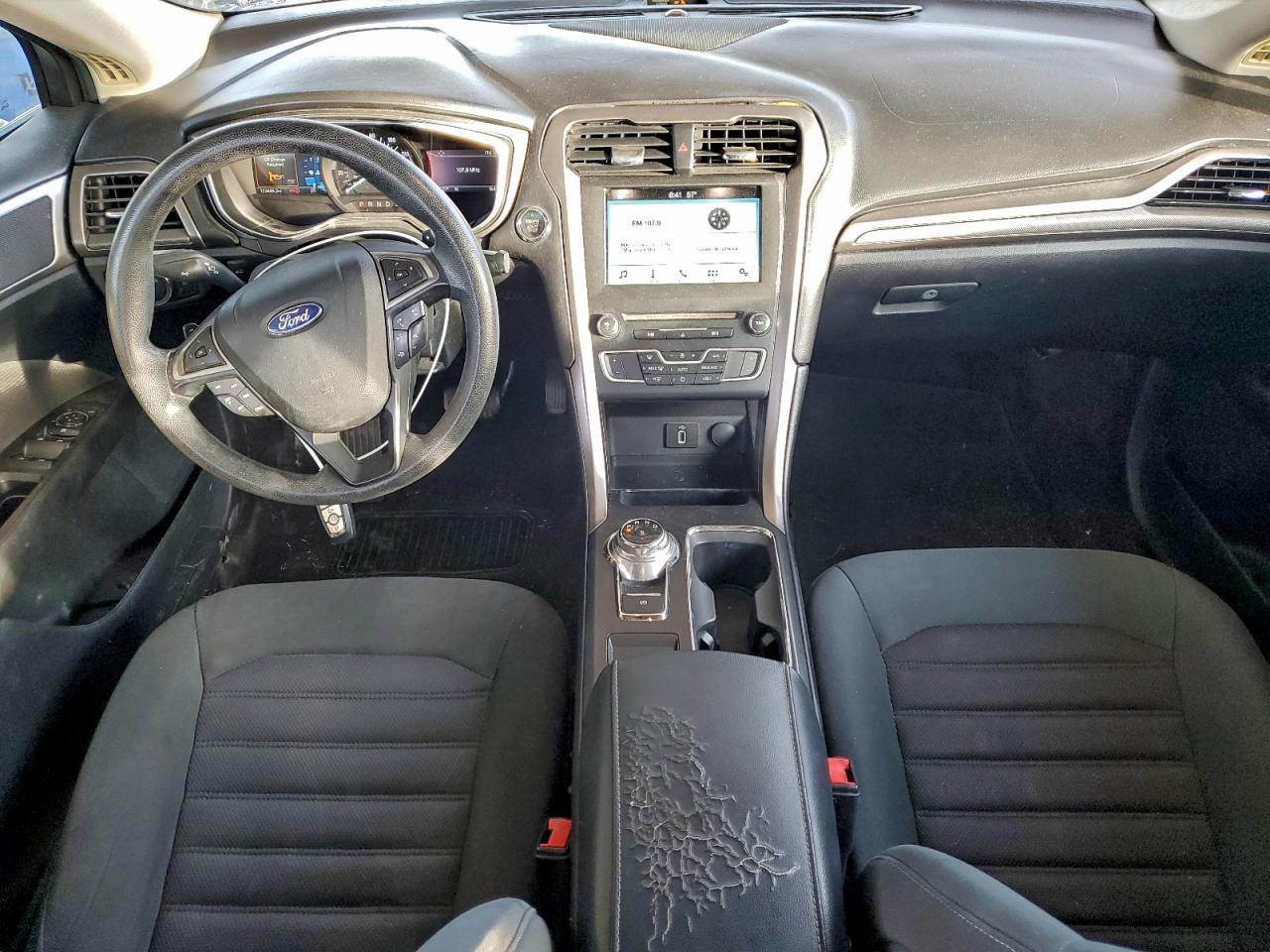 2017 FORD FUSION SE photo 8