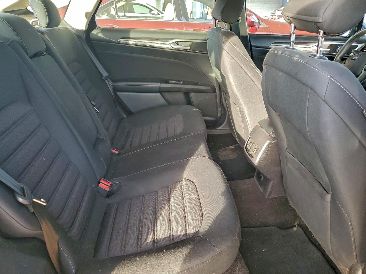 2017 FORD FUSION SE photo 10