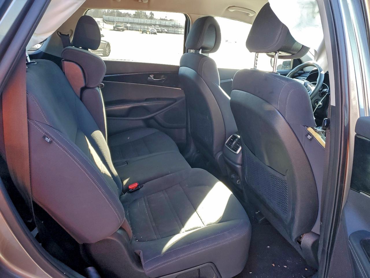2016 KIA SORENTO LX photo 21