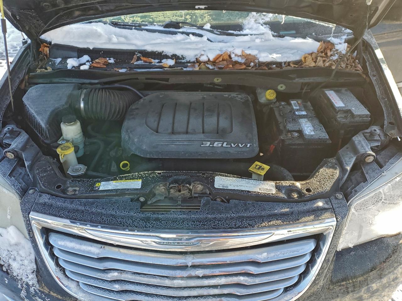 2012 CHRYSLER TOWN & COUNTRY TOURING photo 23