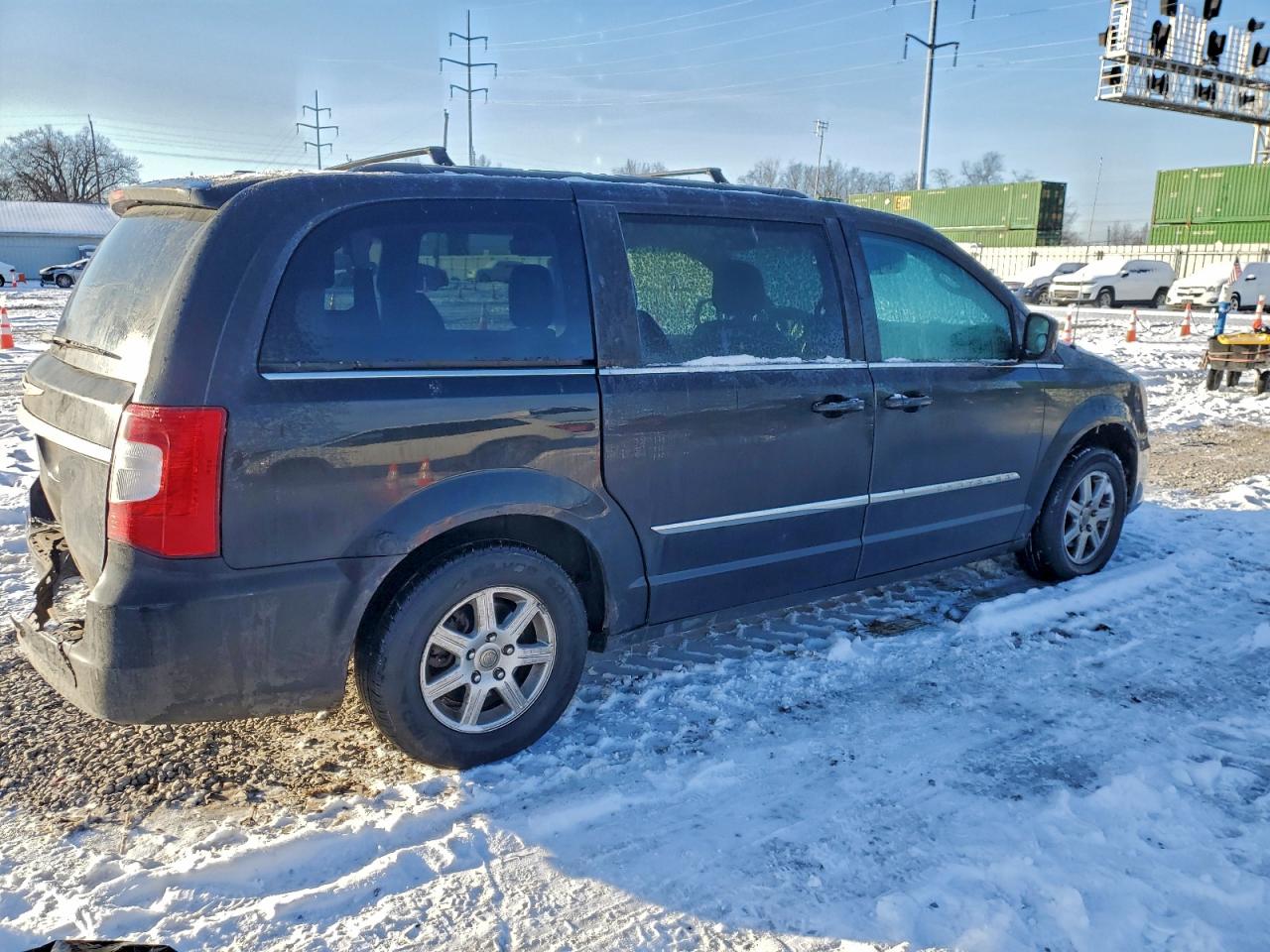 2012 CHRYSLER TOWN & COUNTRY TOURING photo 5