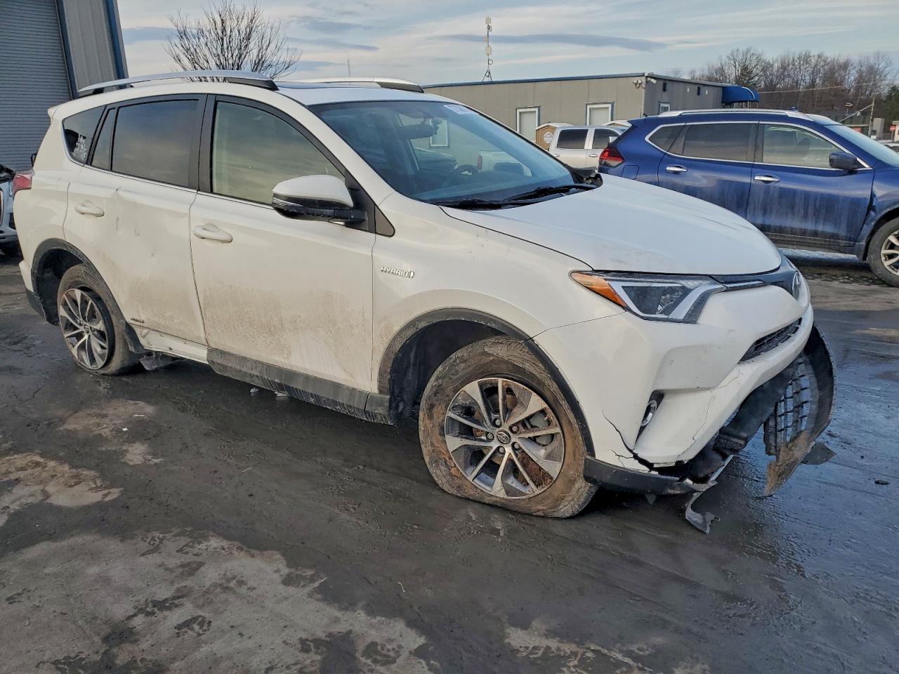 2016 TOYOTA RAV4 HV XLE photo 7