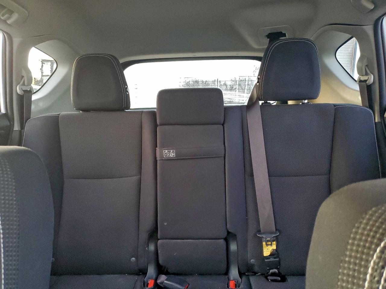 2016 TOYOTA RAV4 HV XLE photo 19