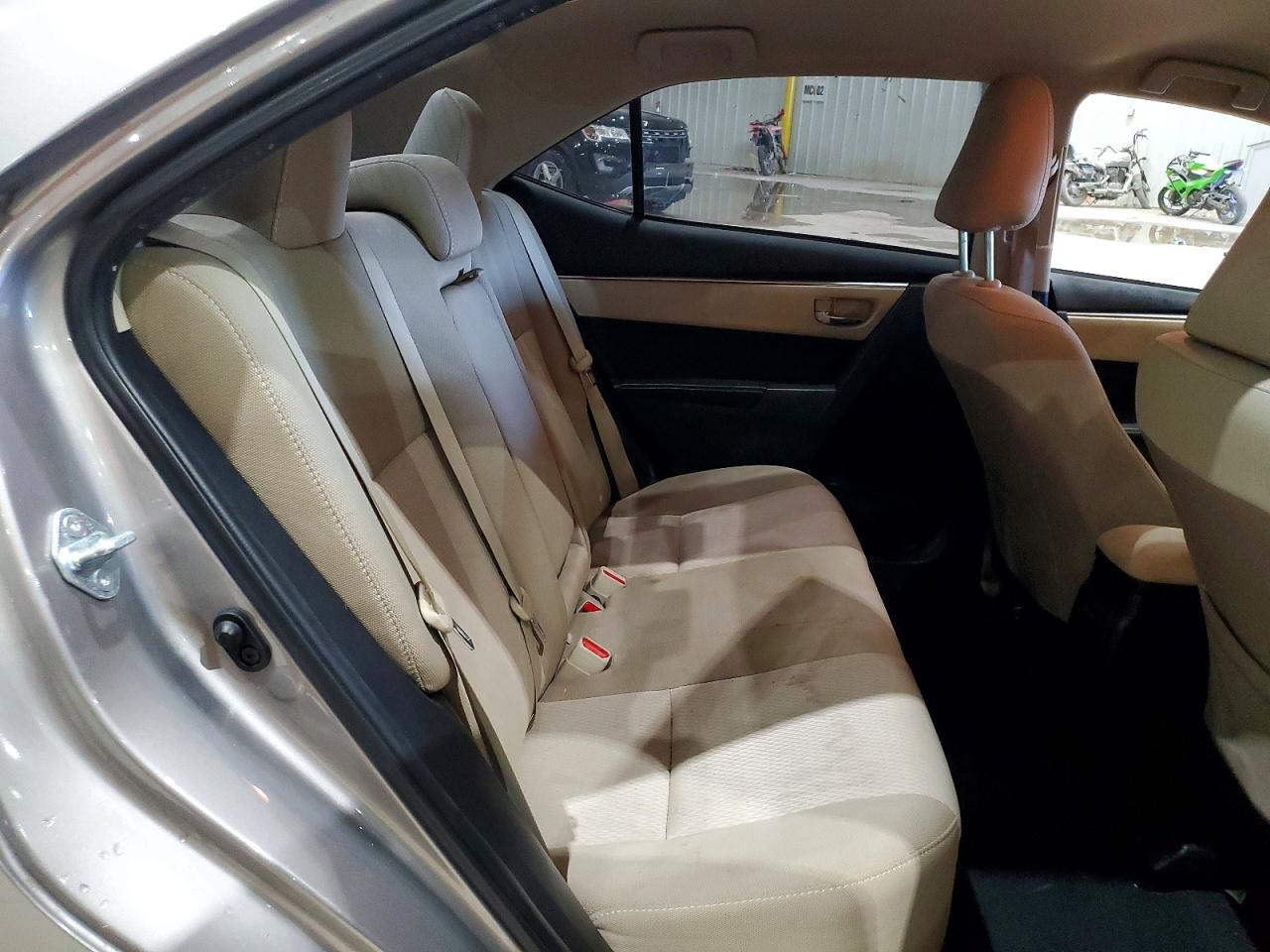 2015 TOYOTA COROLLA LE photo 10