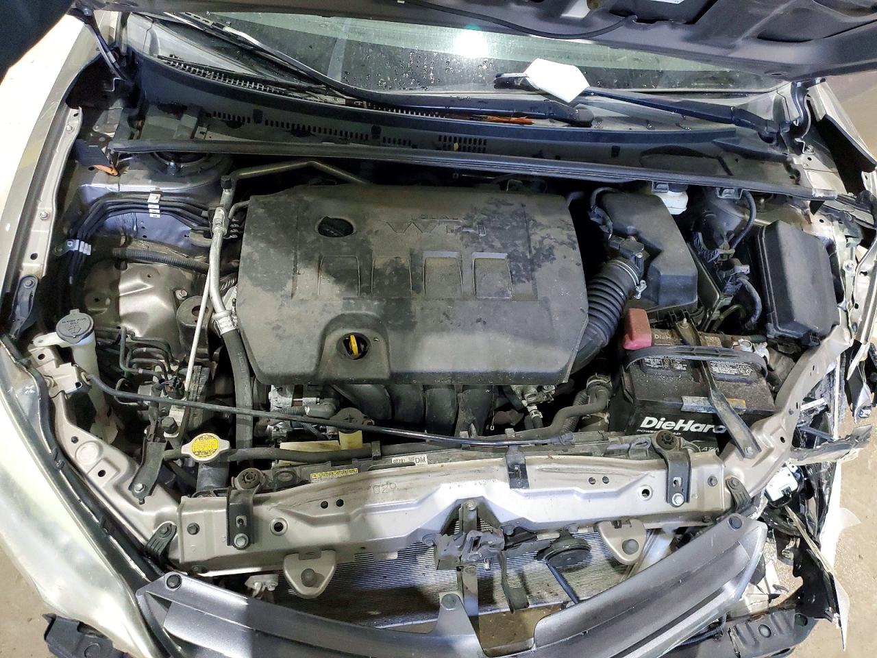 2015 TOYOTA COROLLA LE photo 11