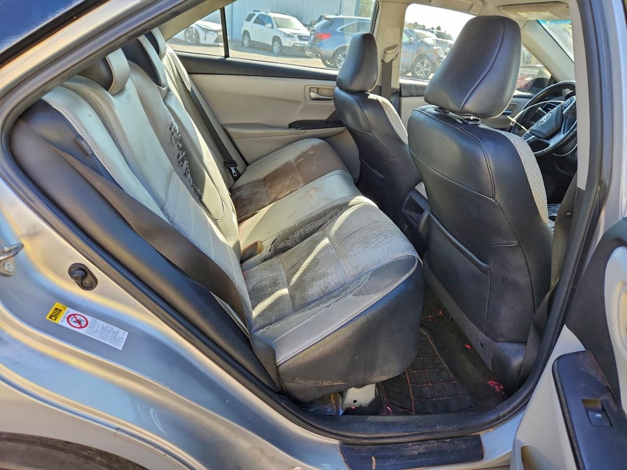 2015 TOYOTA CAMRY LE photo 19