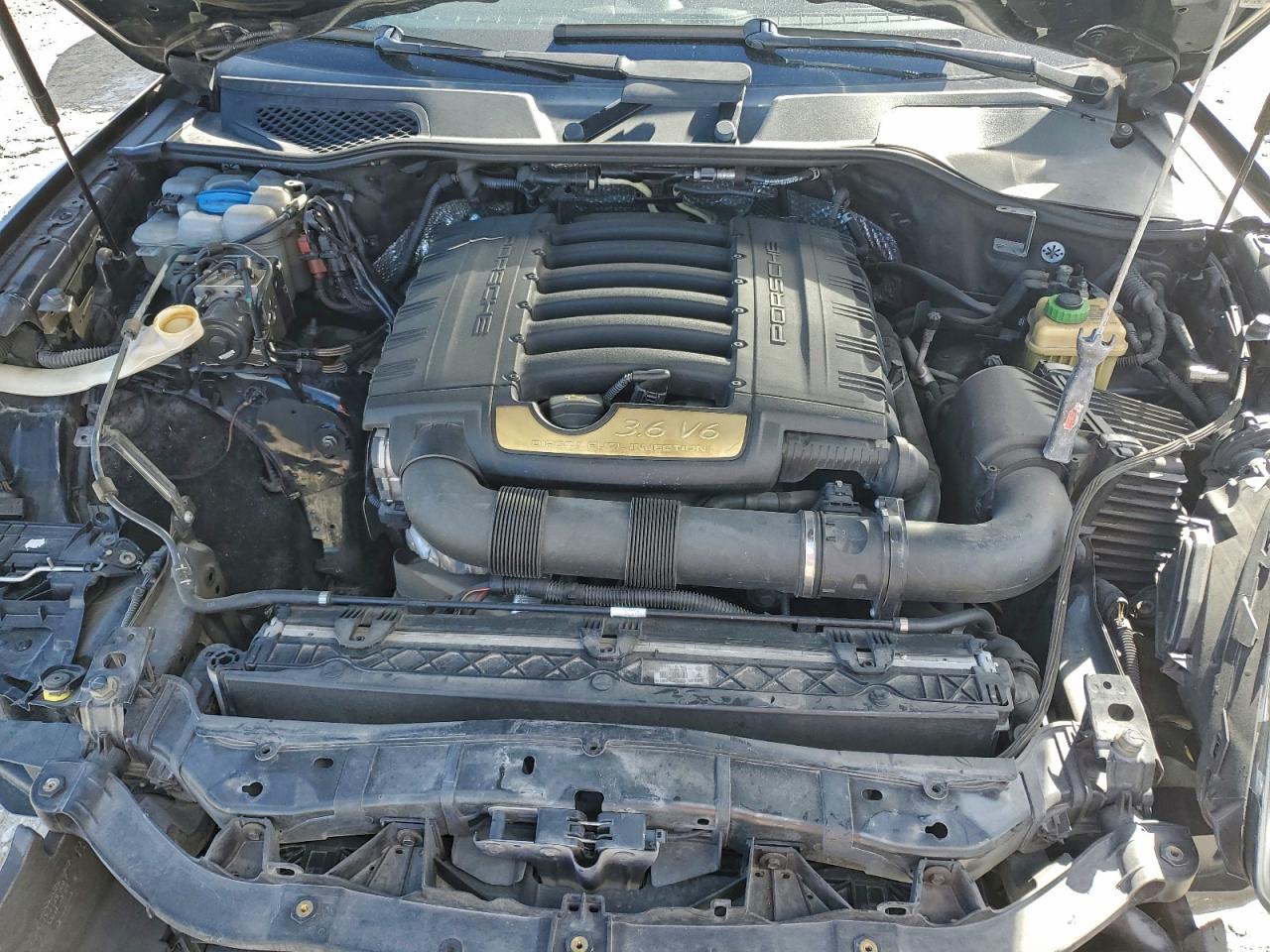2016 PORSCHE CAYENNE photo 34