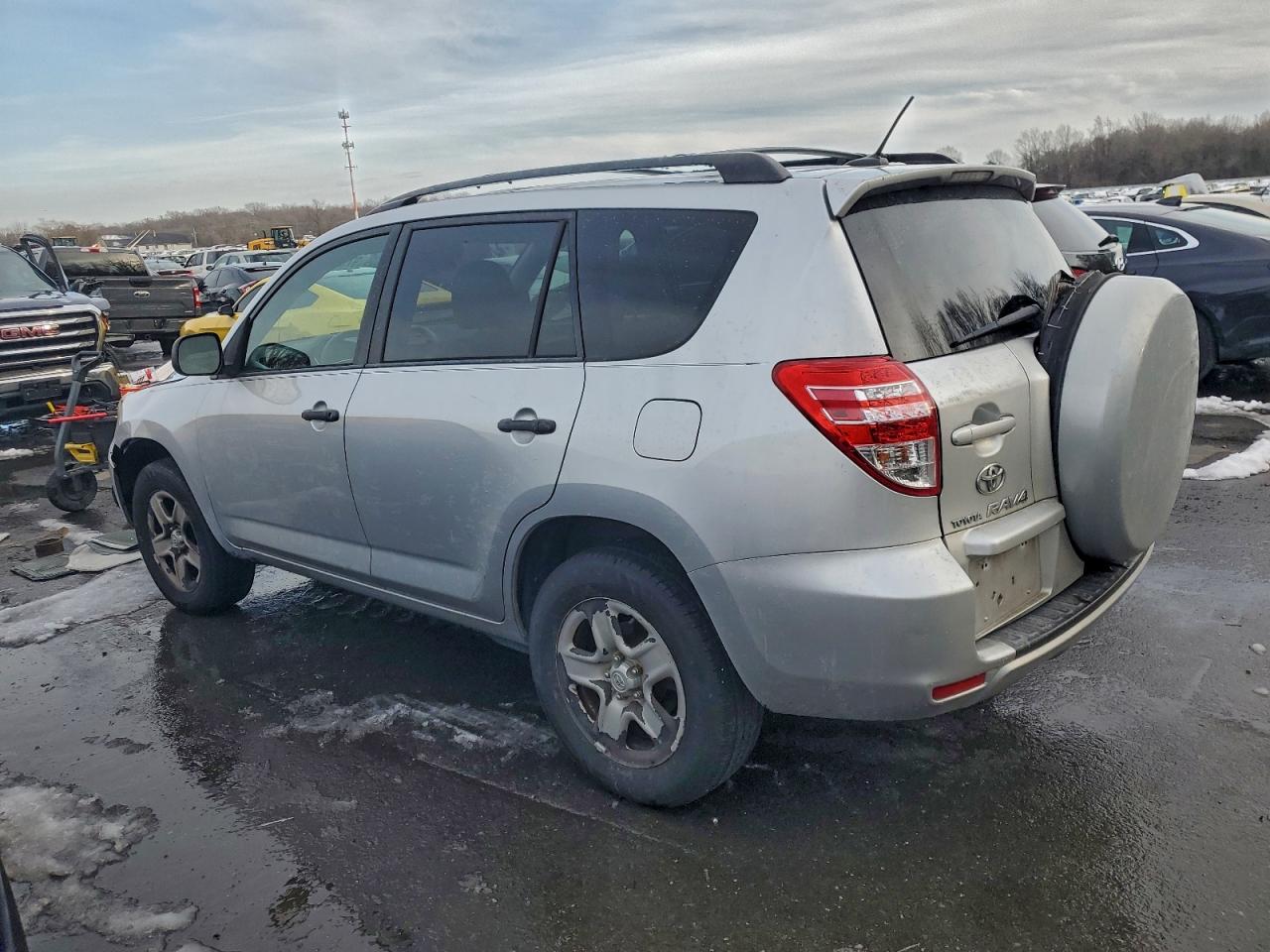 2010 TOYOTA RAV4 photo 2