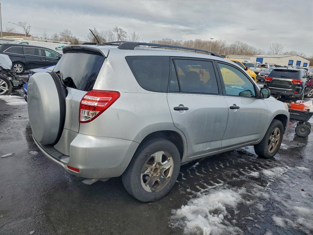2010 TOYOTA RAV4 photo 3