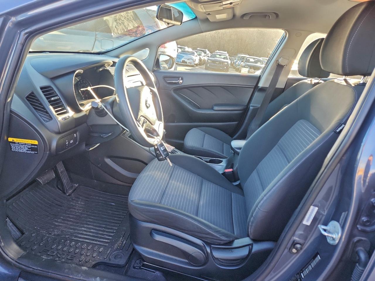 2015 KIA FORTE LX photo 7