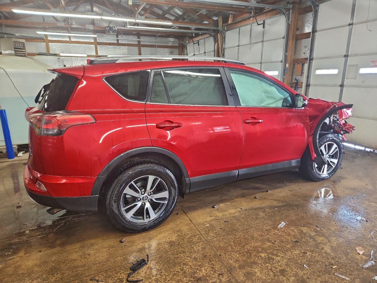 2016 TOYOTA RAV4 XLE photo 9
