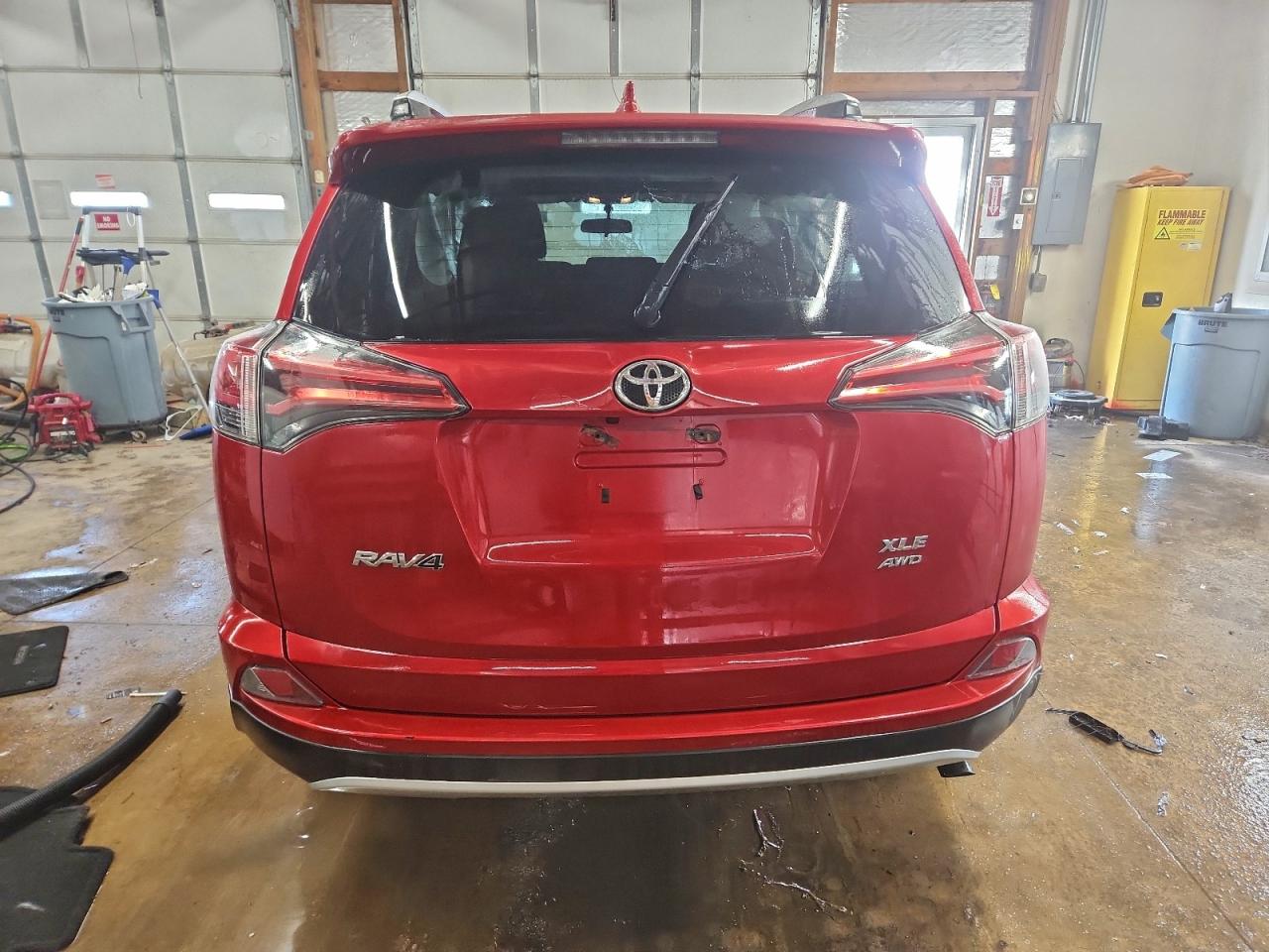 2016 TOYOTA RAV4 XLE photo 21