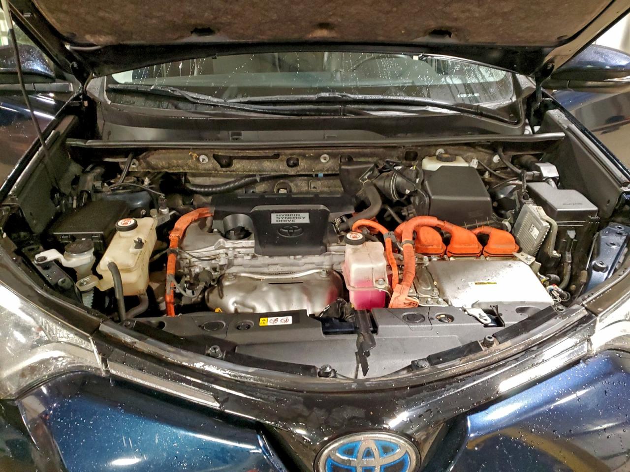 2018 TOYOTA RAV4 HV LE photo 34